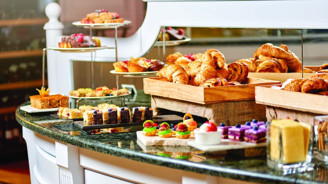 COMPLIMENTARY BREAKFAST BUFFET